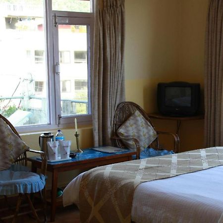 Fairmount Hotel Pokhara Esterno foto