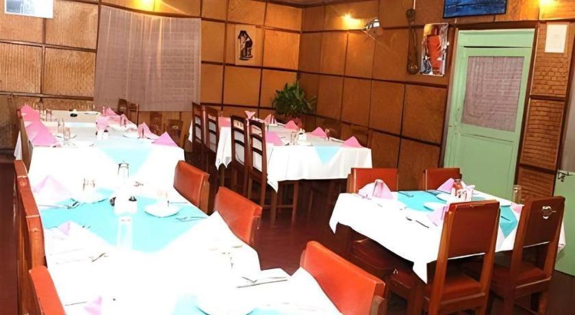 Fairmount Hotel Pokhara Esterno foto