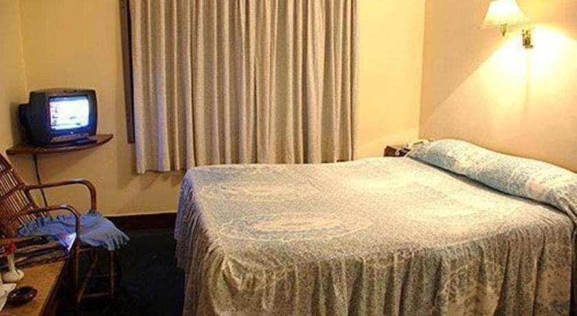 Fairmount Hotel Pokhara Esterno foto
