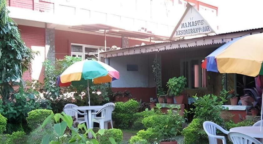 Fairmount Hotel Pokhara Esterno foto